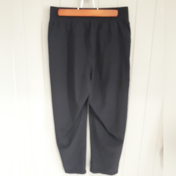 Lululemon wide leg capris - Picture 2 of 4